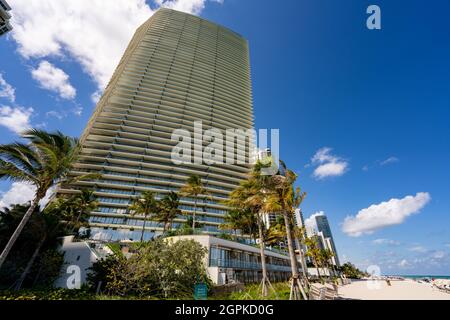 Sunny Isles Beach, FL, USA - 26. September 2021: Armani Casa Sunny Isles Beach Florida USA Stockfoto