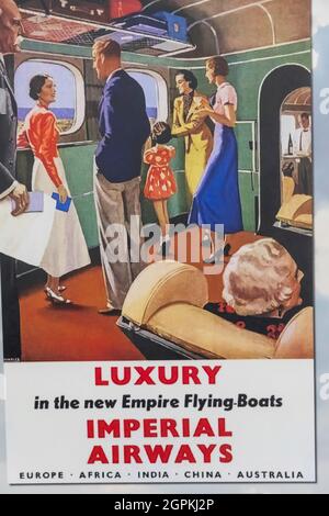 England, Southampton, Solent Sky Museum, Vintage Imperial Airways Flying-Boat Poster Werbung Long Distance Luxury Travel Stockfoto