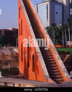 DETALLE - ESCALERA - OBSERVATORIO ASTRONOMICO DE JANTAR MANTAR - S XVIII- 1716. Autor: Jai Singh. Lage: OBSERVAT ASTRONOMICO. VON NEW DELHI. Indien. Stockfoto