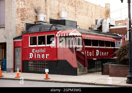 Das Capitol Diner, ein Vintage-Restaurant an der Union Street in der Innenstadt von Lynn, Massachusetts, USA. Stockfoto