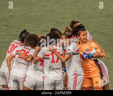 Barueri, Brasilien. September 2021. Spiel zwischen Santos und São Paulo, gültig für die Fußballmeisterschaft der Frauen in São Paulo im Jahr 2021, die in der Arena Barueri an diesem Mittwochnachmittag, dem 29. September, in der Arena Barueri stattfindet. Kredit: Van Campos/FotoArena/Alamy Live Nachrichten Stockfoto