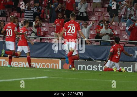 Célébra-Tor Darwin Núñez von Benfica während des UEFA Champions League-, Gruppen-, Gruppen-E-Fußballspiels zwischen SL Benfica und dem FC Barcelona am 29. September 2021 im Stade de Luz, Lissabon, Portugal. Foto von Laurent Lairys/ABACAPRESS.COM Stockfoto