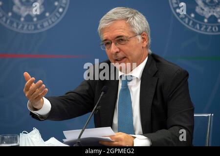 Rom, Italien. September 2021. Wirtschaftsminister Daniele Franco bei der Pressekonferenz nach dem Kabinett des Ministers Rom (Italien), 29. September 2021 Foto Samantha Zucchi Insidefoto Quelle: Insidefoto srl/Alamy Live News Stockfoto