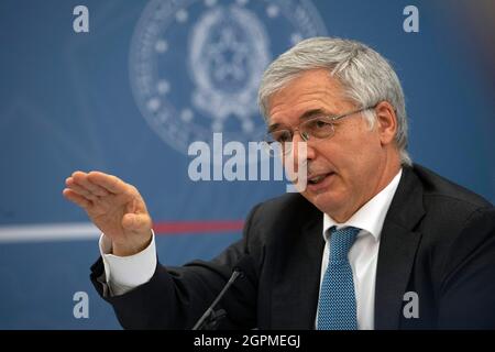 Rom, Italien. September 2021. Wirtschaftsminister Daniele Franco bei der Pressekonferenz nach dem Kabinett des Ministers Rom (Italien), 29. September 2021 Foto Samantha Zucchi Insidefoto Quelle: Insidefoto srl/Alamy Live News Stockfoto