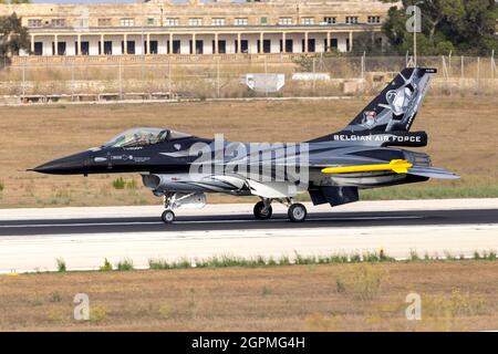 Die belgische Luftwaffe General Dynamics (SABCA) F-16AM Fighting Falcon (REG: FA-101) landete nach einigen Übungen über dem Meer in der Bucht von St. Paul. Stockfoto