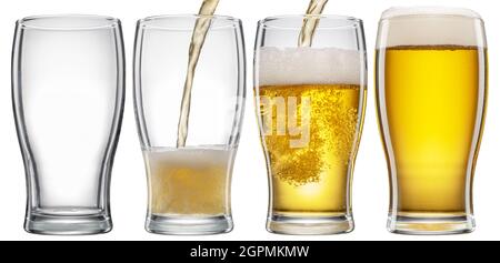 Set aus vier Gläsern mit unterschiedlichem Bierstand. Gießen von Bier in das Bierglas isoliert auf weißem Hintergrund. Datei enthält Beschneidungspfad. Stockfoto