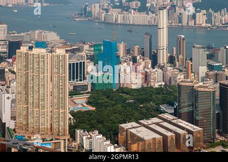 Tsim Sha Tsui, gesehen vom Level 106 des ICC, Union Square, West Kowloon, Hongkong, im Jahr 2009 Stockfoto