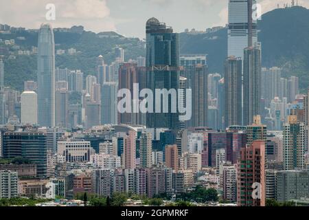 Teleansicht nach Süden, von Kowloon Tong und Mong Kok in Kowloon, mit Hong Kong Island in der Ferne, im Jahr 2009 Stockfoto