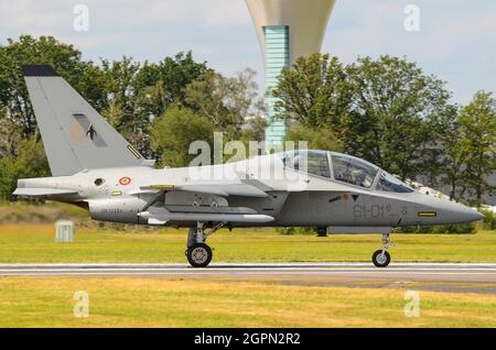 Alenia Aermacchi M-346 Master Advanced Jet Trainer Flugzeug der italienischen Luftwaffe auf der Farnborough International Airshow 2014. Training Jet Flugzeug Stockfoto