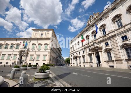 Italien, Rom, Piazza del Quirinale, Palazzo del Quirinale und Palazzo della Consulta (Corte Costituzionale, Verfassungsgericht) Stockfoto