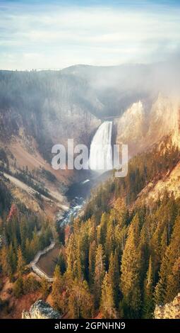 Yellowstone River Wasserfall im Yellowstone National Park, Wyoming, USA. Stockfoto