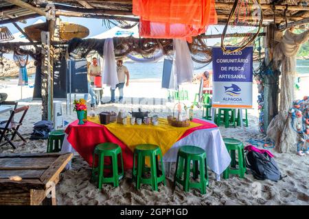 Gemeinschaftsveranstaltung für handwerkliche Fischerei, Piritininga Beach, Rio de Janeiro, Brasilien Stockfoto