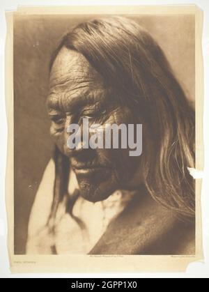 Two Strike, 1907. [Brul&#xe9; Lakota-Chef aus dem Mittleren Westen der Vereinigten Staaten]. Photogravure, Platte 78 aus „The North American Indian, Band 3“ (1908). Stockfoto