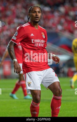 29. September 2021. Lissabon, Portugal. Benficas Verteidiger aus Österreich Valentino Lazaro (22) in Aktion während des Spiels der 2. Runde der Gruppe E für die UEFA Champions League, Benfica gegen Barcelona Credit: Alexandre de Sousa/Alamy Live News Stockfoto