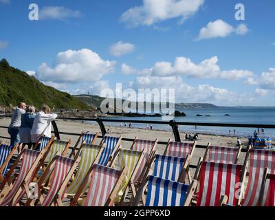 East Looe Beach in der frühen Herbstsonne. Looe, Cornwall, Großbritannien Stockfoto