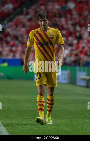 29. September 2021. Lissabon, Portugal. Barcelonas Verteidiger aus Spanien Sergi Roberto (20) in Aktion während des Spiels der 2. Runde der Gruppe E für die UEFA Champions League, Benfica gegen Barcelona Credit: Alexandre de Sousa/Alamy Live News Stockfoto