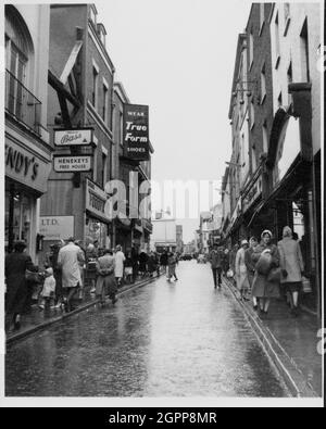 High Street, Ramsgate, Thanet, Kent, c1945-c1965. Ein allgemeiner Blick auf die High Street, wahrscheinlich nach Norden. Stockfoto