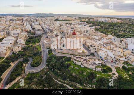 Malta, Mellieha, Luftansicht der Stadt Stockfoto