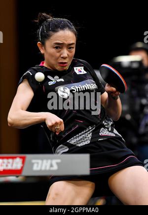 Doha, Katar. September 2021. Jeon Jihee aus Südkorea tritt beim Halbfinale der Frauen-Mannschaft bei den ITTF-ATTU Asienmeisterschaften 2021 in Doha, Katar, am 30. September 2021 gegen Zhou Jingyi aus Singapur an. Kredit: Nikku/Xinhua/Alamy Live Nachrichten Stockfoto