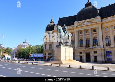 September 4 2021 - Bukarest in Rumänien: Die alte Zentraluniversitätbibliothek in Bukarest befindet sich in der 'Calea Victoriei' Avenue in der Nähe des Verfassungsplatzes Stockfoto
