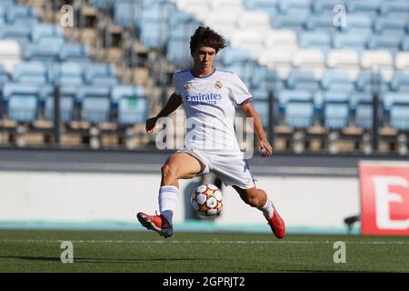 Madrid, Spanien. September 2021. Gonzalo (Real) Fußball: UEFA Youth League Spiel der Gruppe D zwischen Real Madrid CF 4-1 Sheriff Tiraspol im Estadio Alfredo Di Stefano in Madrid, Spanien . Quelle: Mutsu Kawamori/AFLO/Alamy Live News Stockfoto