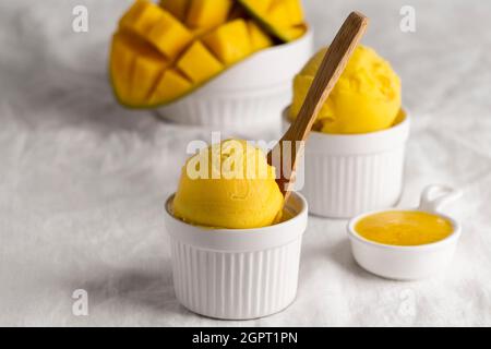 Arrangement von köstlichen hausgemachten Dessert Stockfoto
