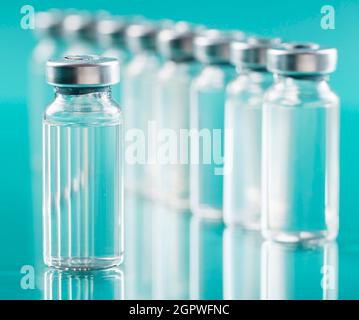Zusammensetzung des präventiven Coronavirus-Impfstoffs Stockfoto