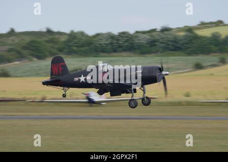 Duxford England Flying Legends Air Show, 11. JULI 2015 Chance Vought F4U Corsair. Die F4U Corsair ist ein US-amerikanische Jagdflugzeug, das im Zweiten Weltkrieg und im Koreakrieg eingesetzt wurde. Stockfoto