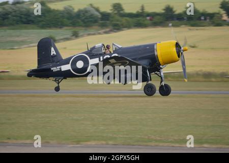 Duxford England Flying Legends Air Show, 11. JULI 2015 Chance Vought F4U Corsair. Die F4U Corsair ist ein US-amerikanische Jagdflugzeug, das im Zweiten Weltkrieg und im Koreakrieg eingesetzt wurde. Stockfoto