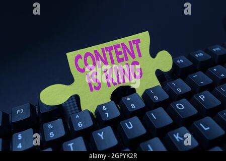 Konzeptionelle Bildunterschrift Inhalt ist König. Konzeptuelles Fotomarketing mit Fokus auf wachsende Sichtbarkeit nicht bezahlte Suchergebnisse eingeben von Krankenhausaufzeichnungen und -Berichten Stockfoto