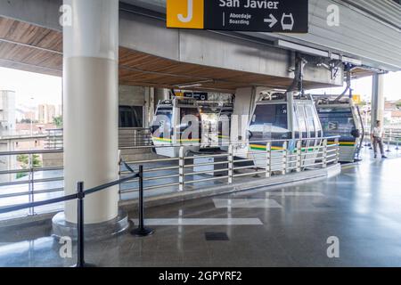 MEDELLIN, KOLUMBIEN - 1. SEPTEMBER: Bahnhof San Javier der Seilbahn Medellin. Stockfoto