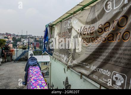Non Exclusive: Haitianische Migranten ruhen während ihres Aufenthalts im Hostel Tochan, einer Stiftung, die Migranten auf ihrer Reise durch Mexiko zu den Vereinten Nationen unterstützt Stockfoto