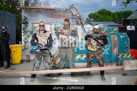 Rust, Deutschland. September 2021. Rust, Deutschland - 29. September 2021: Europa-Park, Horror Nights - Traumatica mit Werewolfs, Ghouls und Dämonen. Scary Monster Show, Halloween, Horror, grimmig, Bluebanana Unterhaltung, Kredit: dpa/Alamy Live Nachrichten Stockfoto
