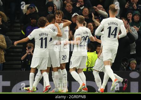 London, Großbritannien. 30. September 2021; Tottenham Hotspur Stadium. Tottenham, London, England; UEFA Conference League Football, Tottenham gegen NS Mura: DELE Alli von Tottenham Hotspur feiert in der 4. Minute sein Tor für 1-0 Kredit: Action Plus Sports Images/Alamy Live News Stockfoto