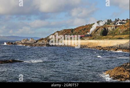 44871 fahren von Mallaig mit dem Nachmittagsdienst „Jacobite“ nach Fort William am 29.9.21 Stockfoto