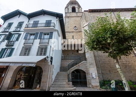 Église Saint-Jean-Baptiste, Rue Léon Gambetta, Saint-Jean-de-Luz, Pyrénées-Atlantiques, Frankreich Stockfoto