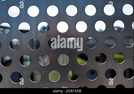 Perforierte Metalloberfläche Stockfoto