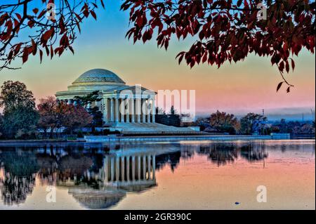 Das Jefferson Memorial befindet sich im East Potomac Park am Südufer des Tidal Basin in Washington, D.C. Stockfoto