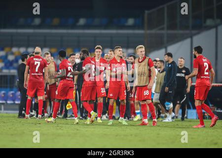 Spartak Mosca feiert am 30. September 2021 im Diego Armando Maradona Stadium in Neapel, Süditalien, den Sieg des Metch während des ersten UEFA Europa League-Fußballspiels der Gruppe C zwischen SSC Napoli und Spartak Mosca. Stockfoto