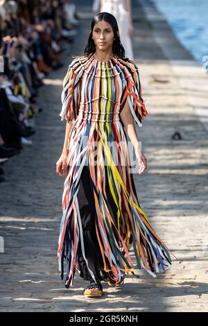 Paris, Frankreich. September 2021. CHLOÃ SS22 Runway während der Paris Fashion Week am 2021. September - Paris, Frankreich. 30/09/2021 Credit: dpa/Alamy Live News Stockfoto