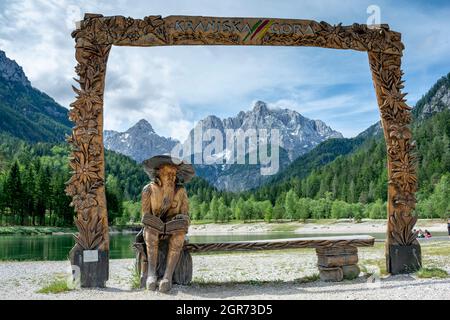 Jasna See, die Julischen Alpen im Hintergrund. Kranjska gora. Slowenien. Stockfoto