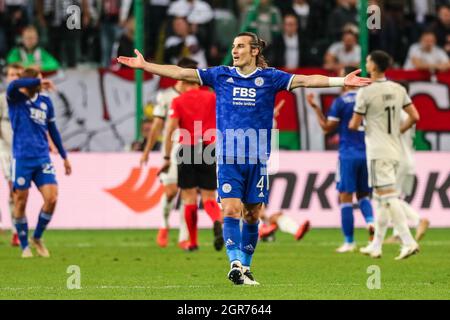 Warschau, Polen. September 2021. Caglar Soyuncu von Leicester reagiert während des Europa League Group C Fußballspiels zwischen Legia Warsaw und Leicester City in Warschau, Polen, am 30. September 2021. Quelle: Adam Starszynski/Xinhua/Alamy Live News Stockfoto