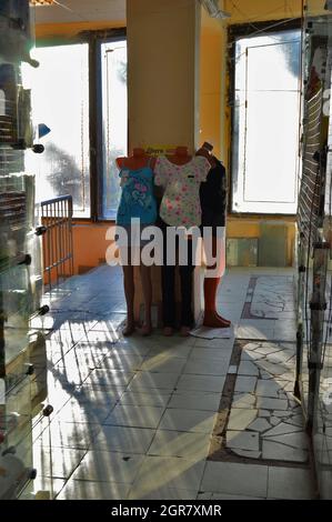 Kovrov, Russland. 28. Juni 2017. Innenraum des 2. Stock Store Cheryomushki in den sonnigen Sommertag Stockfoto