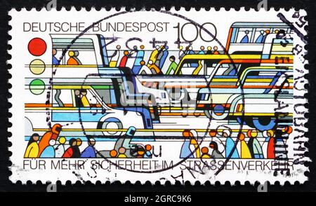 DEUTSCHLAND - UM 1991: Eine in Deutschland gedruckte Marke zeigt Verkehrssicherheit, um 1991 Stockfoto