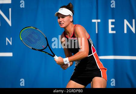 Chicago, USA. September 2021. Veronika Kudermetova aus Russland in Aktion während der dritten Runde des Chicago Fall Tennis Classic WTA 500 Tennisturniers 2021 gegen Elena Rybakina aus Kasachstan am 30. September 2021 in Chicago, USA - Foto: Rob Prange/DPPI/LiveMedia Kredit: Independent Photo Agency/Alamy Live News Stockfoto