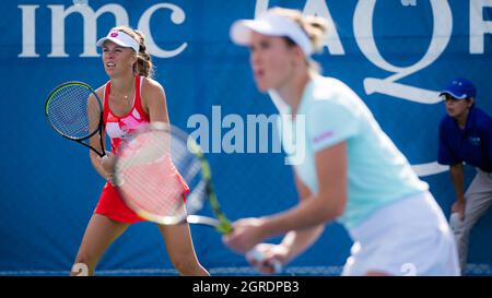 Chicago, USA. September 2021. Magdalena Frech & Katarzyna Kawa aus Polen spielen beim Chicago Fall Tennis Classic WTA 500 Tennisturnier 2021 am 30. September 2021 in Chicago, USA - Foto: Rob Prange/DPPI/LiveMedia Kredit: Independent Photo Agency/Alamy Live News Stockfoto