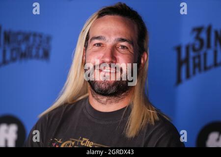 Los Angeles, Usa. September 2021. LOS ANGELES, KALIFORNIEN, USA - 30. SEPTEMBER: Sängerin Pete Wentz kommt bei der Freeform 'Halloween Road' Talent and Press Preview Night an, die am 30. September 2021 im Heritage Square Museum in Los Angeles, Kalifornien, USA, stattfand. (Foto: Xavier Collin/Image Press Agency/Sipa USA) Quelle: SIPA USA/Alamy Live News Stockfoto