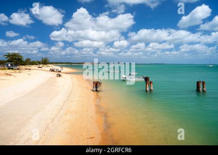 Kleine Boote an der Bootsrampe am Seisia Beach, Cape York Peninsula, Far North Queensland, Australien Stockfoto