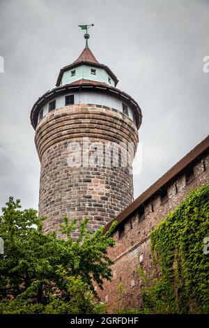 Sinwell-Turm in der Nürnberger Kaiserburg aus nächster Nähe, Deutschland Stockfoto