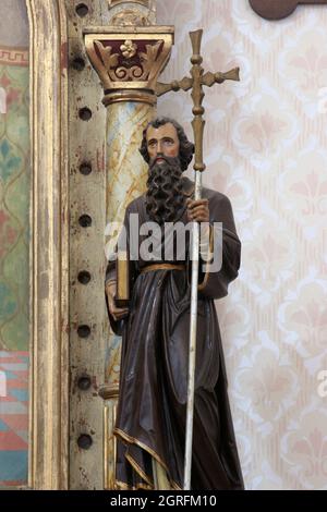 St. Cyril, Statue auf dem Altar der Jungfrau Maria in der Kirche der Heiligen Barbara in Carevdar, Kroatien Stockfoto